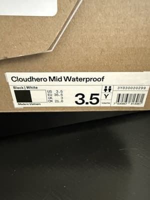 On Cloud Waterproof CloudHero Unisex Mid Hiking 3.5y Black White NEW 🔥🔥🔥🔥🔥 - Thumbnail 10