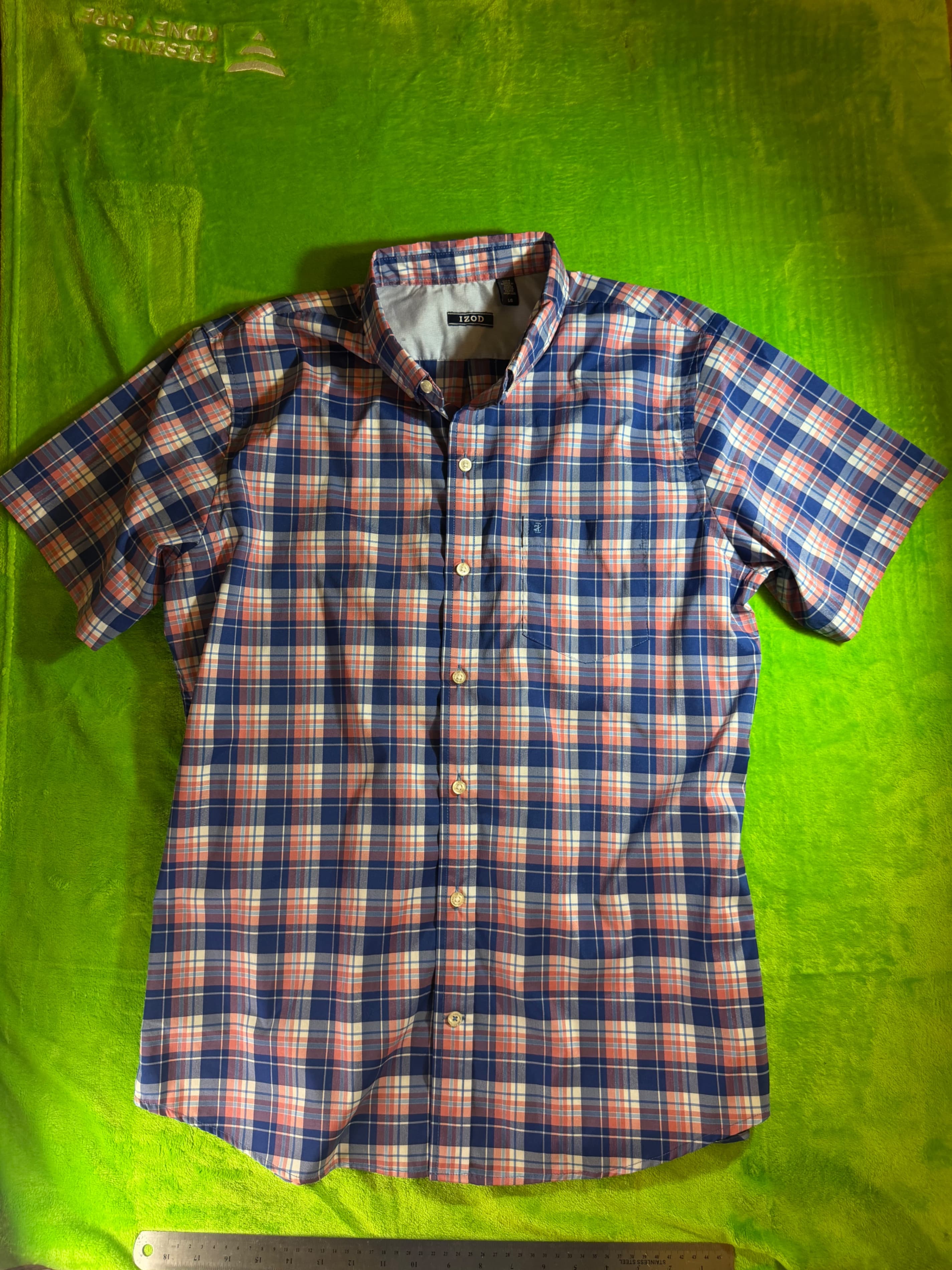 Izod Plaid Short Sleeve Button-Up Shirt Size M - Image 1
