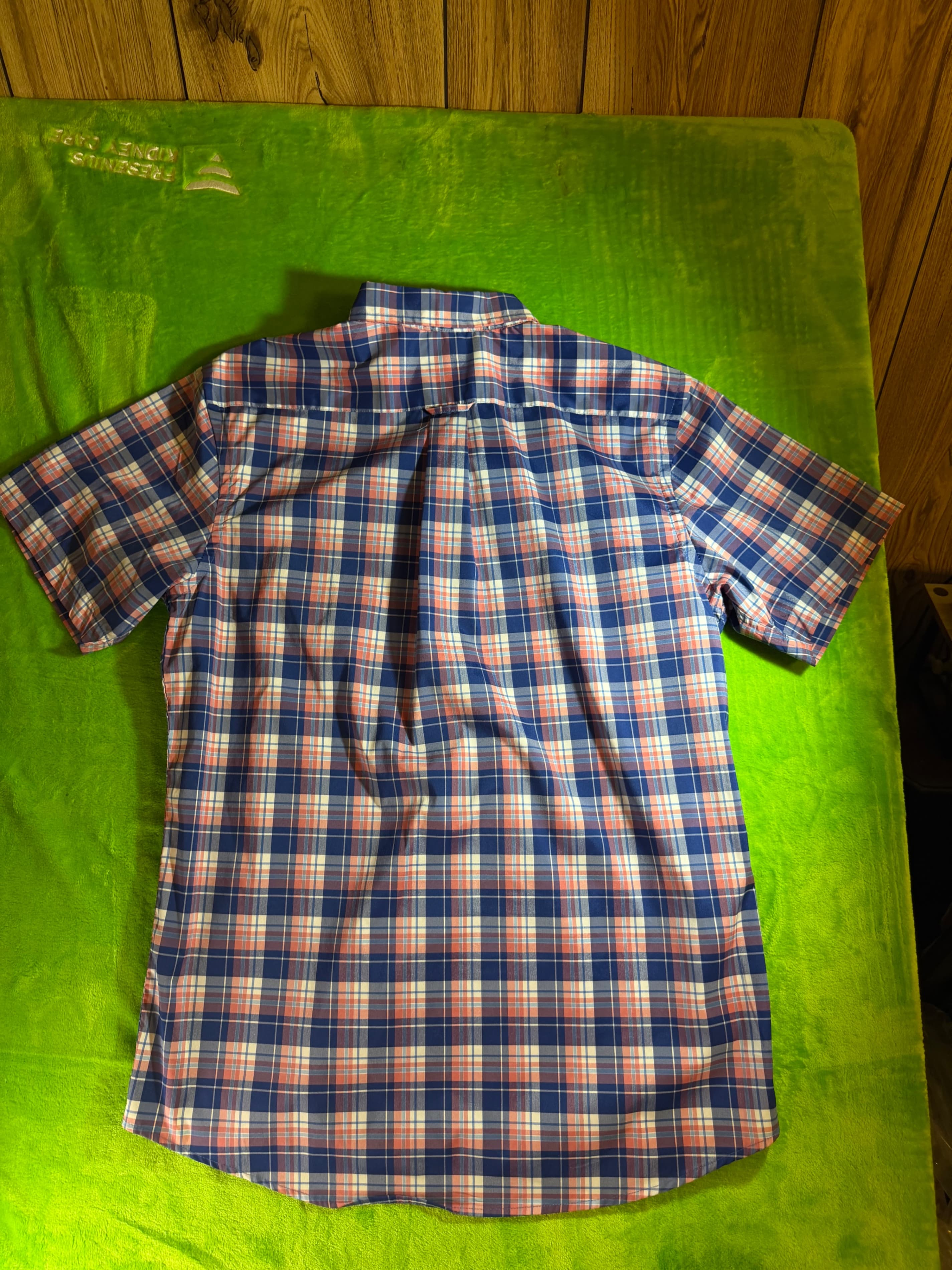 Izod Plaid Short Sleeve Button-Up Shirt Size M - Thumbnail 2
