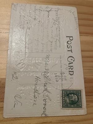 Vintage Embossed Christmas Postcard 1910 Used 1c Stamp Holly Mistletoe Greeting - Thumbnail 2