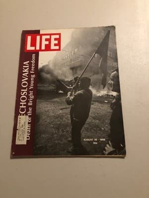 LIFE Magazine Aug 30 1968 Czechoslovakia Protest Photo Cover 35c Vintage Issue - Image 1