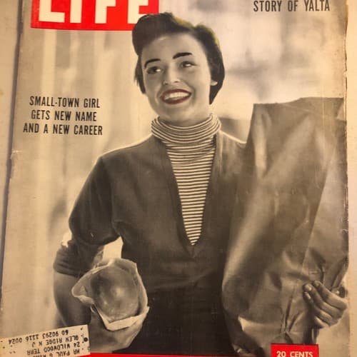 November 9, 1953 LIFE magazine, Small-Town Girl Gets New Name and a New Career - Image 1