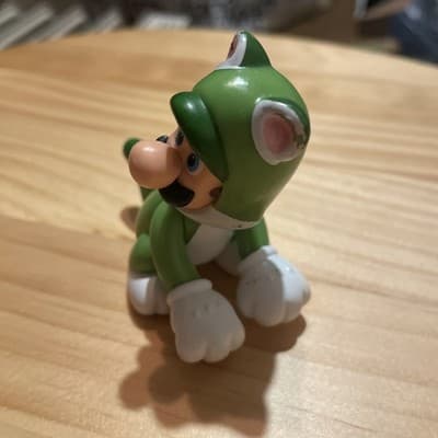 CAT LUIGI World of Nintendo 2.5" Figure - Super Mario Bros - JAKKS Pacific - Thumbnail 3