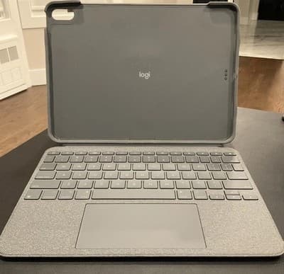 Logitech Combo Touch Keyboard Case for Apple iPad Air 4th & 5th Gen - Thumbnail 2