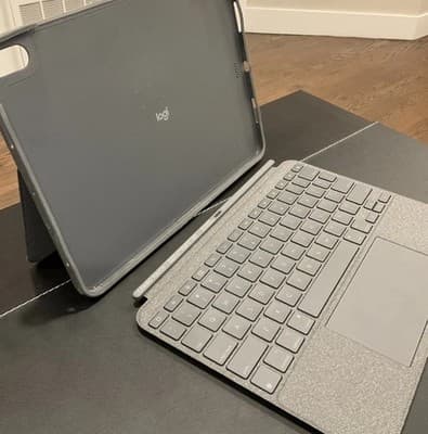 Logitech Combo Touch Keyboard Case for Apple iPad Air 4th & 5th Gen - Thumbnail 6