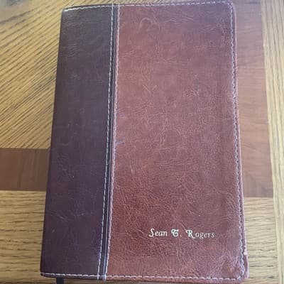 NLT Study Bible, TuTone - Imitation Leather By Tyndale - VG Condition. Unmarked - Image 1