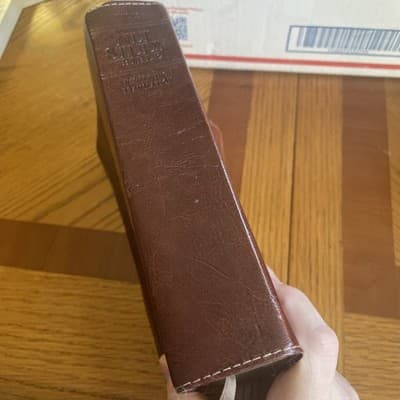 NLT Study Bible, TuTone - Imitation Leather By Tyndale - VG Condition. Unmarked - Thumbnail 2