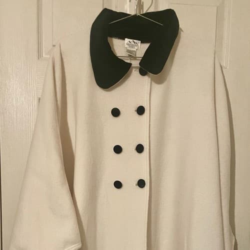 Northern Trails Women vtg Cream Poncho shawl cape One Size fits all black collar - Image 1