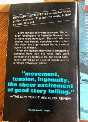 5 books by Alistair MacLean 1974 Fawcett Crest Western - Thumbnail 10