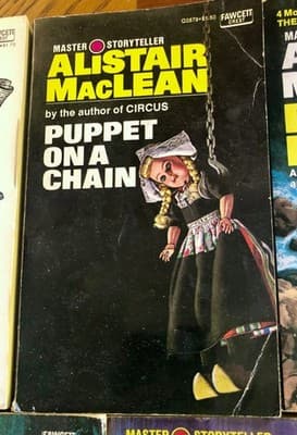 5 books by Alistair MacLean 1974 Fawcett Crest Western - Thumbnail 3