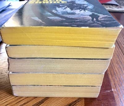 5 books by Alistair MacLean 1974 Fawcett Crest Western - Thumbnail 14