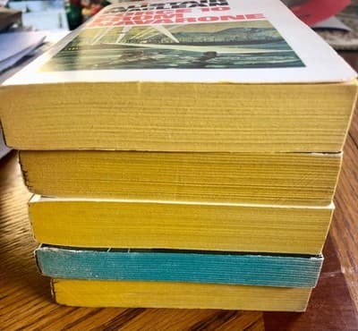 5 books by Alistair MacLean 1972 Paperback Fawcett Crest War Thriller - Thumbnail 15
