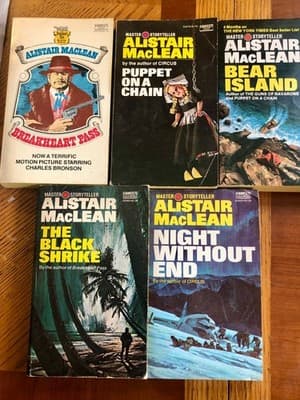 5 books by Alistair MacLean 1974 Fawcett Crest Western - Image 1
