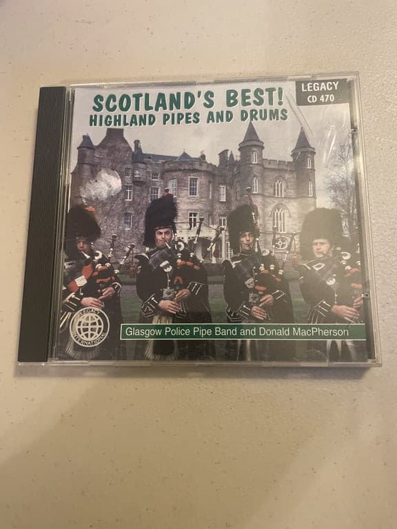 Scotland's Best! Highland Pipes and Drums CD - Image 1