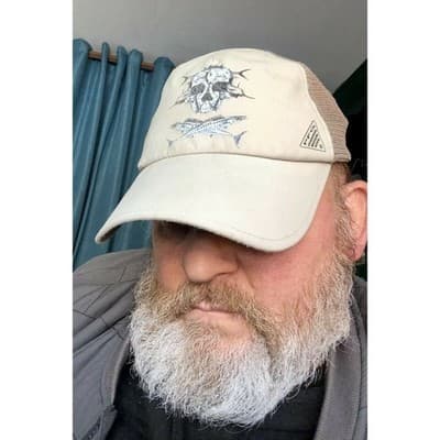 Columbia PFG Cap Skull Crossbones Tuna Wahoo Sharks beige Hat Trucker Fishing - Image 1