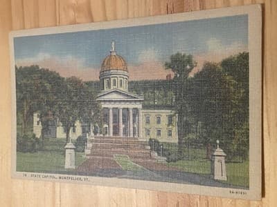 Curteich C T Art-Colortone Postcard State Capitol Montpelier VT Linen Unposted - Image 1