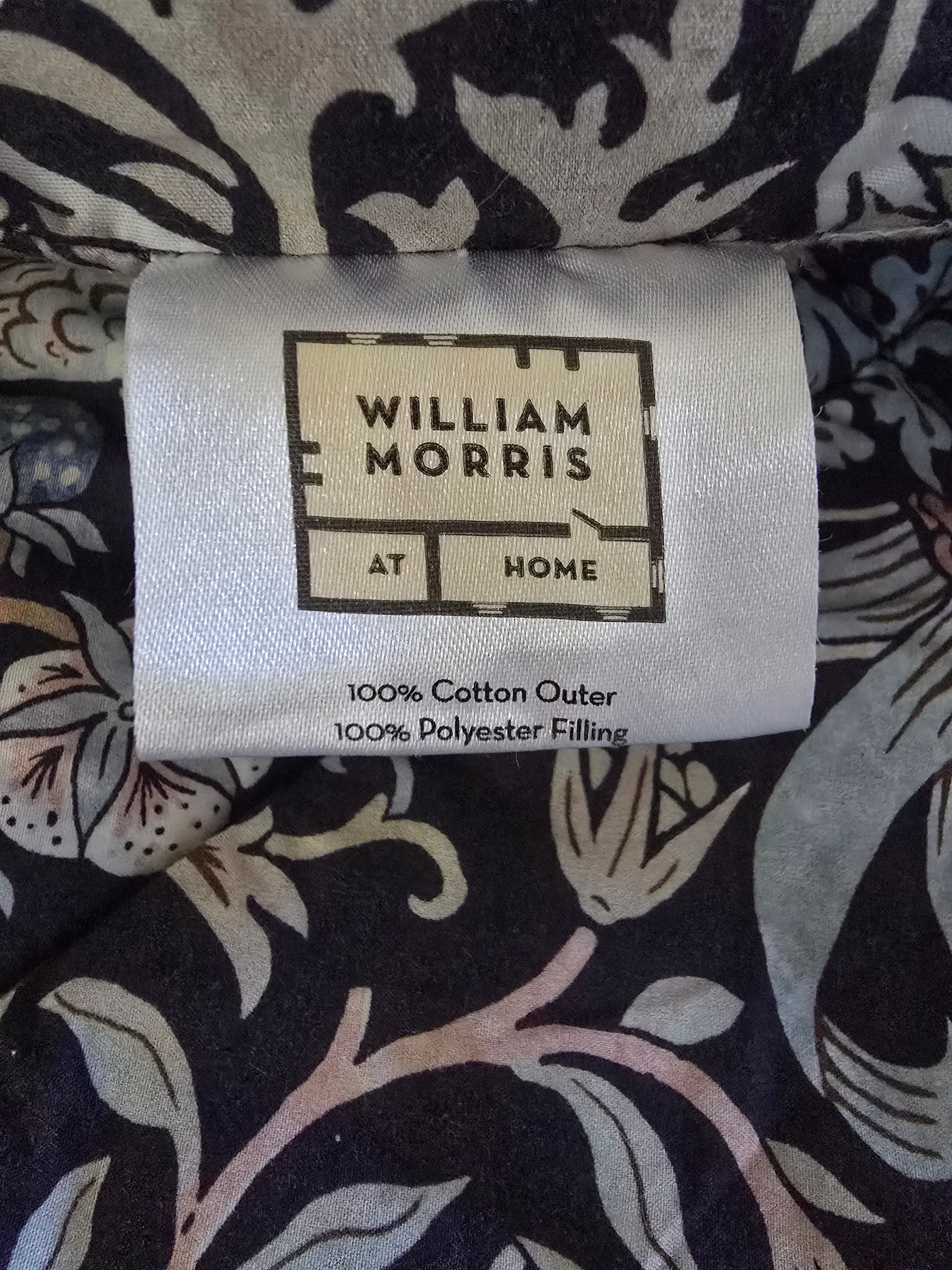 William Morris At Home Floral Quilt 100% Cotton King Size Quilt and 2 Shams - Thumbnail 3