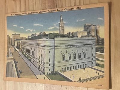 Braun Art Publishing Postcard Cleveland Public Auditorium Ohio Unused Linen View - Image 1