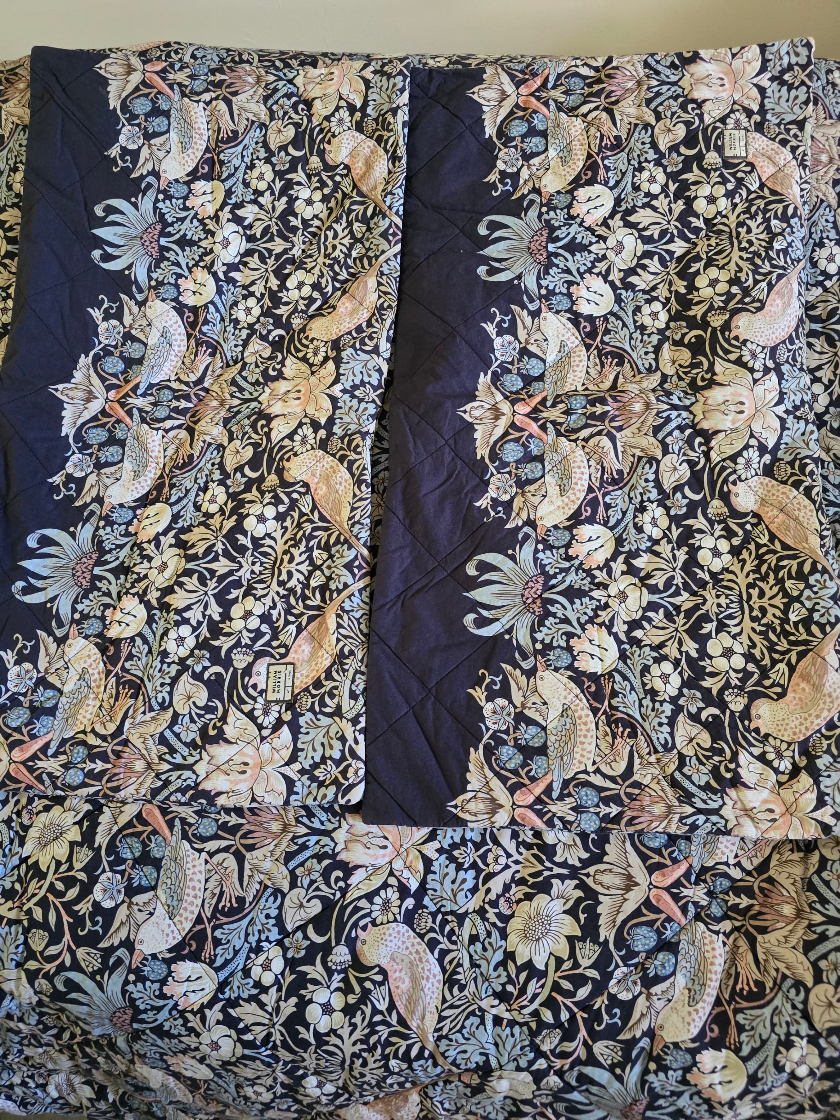 William Morris At Home Floral Quilt 100% Cotton King Size Quilt and 2 Shams - Thumbnail 4