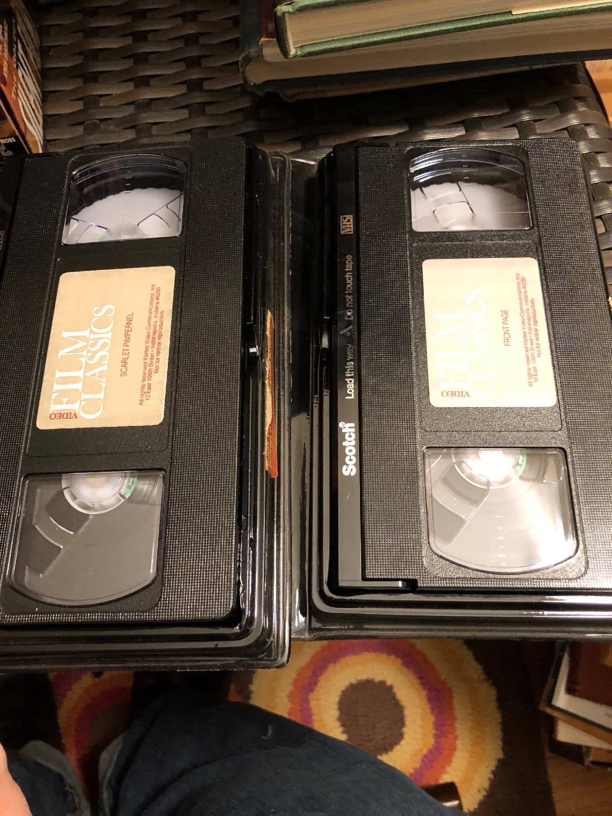 Two Film Classics Vhs: Scarlet Pimpernel & Front Page - Thumbnail 3