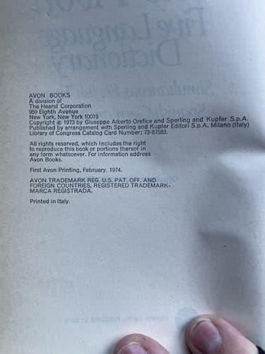 The Avon five language dictionary: Simultaneous English French Spanish German... - Thumbnail 3