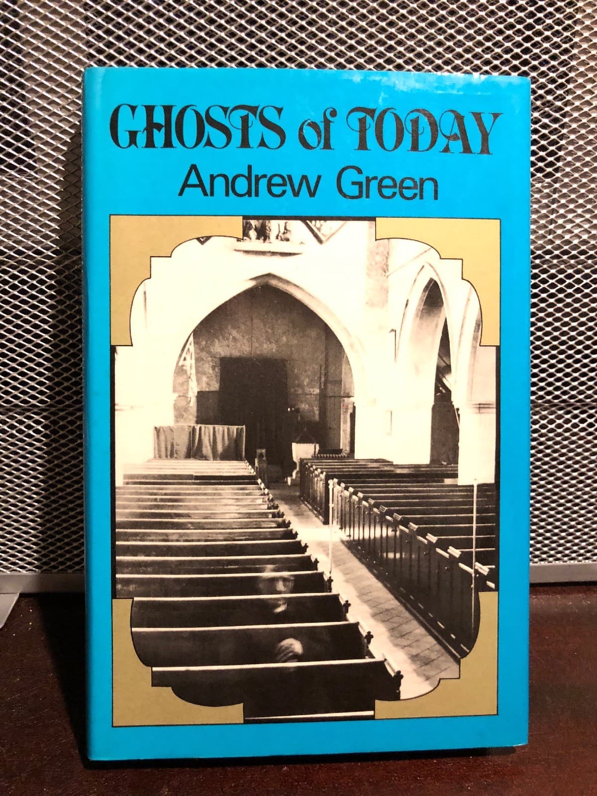 Ghosts of today 1980 hardcover 1st edition - Image 1