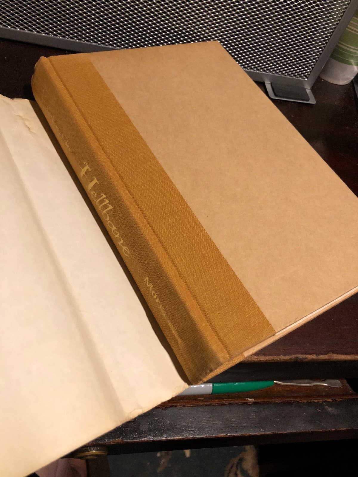 Hellbane 1st edition hardcover 1975 - Thumbnail 4