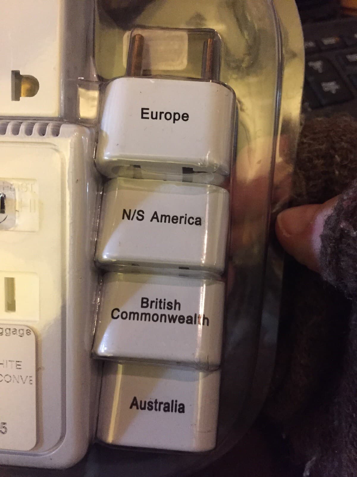 International Voltage Conversion Travel Set. Heavy Duty - Thumbnail 3