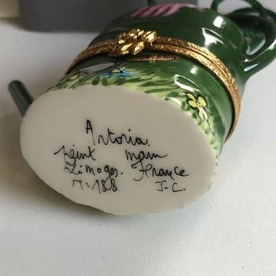 Artoria Limoges Porcelain Water Can Trinket Box Hand Paint Snail Garden Artoria - Thumbnail 3
