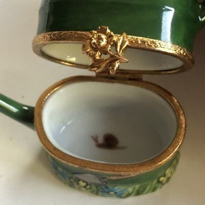 Artoria Limoges Porcelain Water Can Trinket Box Hand Paint Snail Garden Artoria - Thumbnail 7