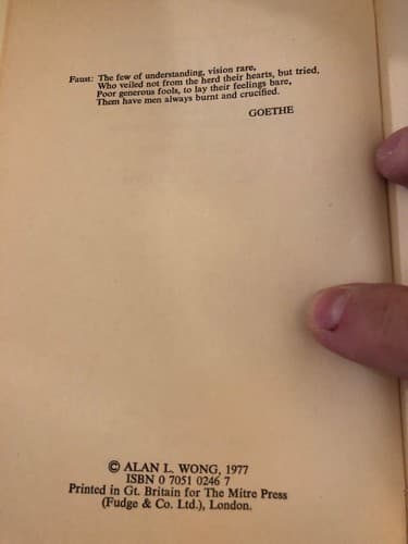 AUTOGRAPHED The Hermit Alan Wong. 1st Edition Hardcover 1977 - Thumbnail 6