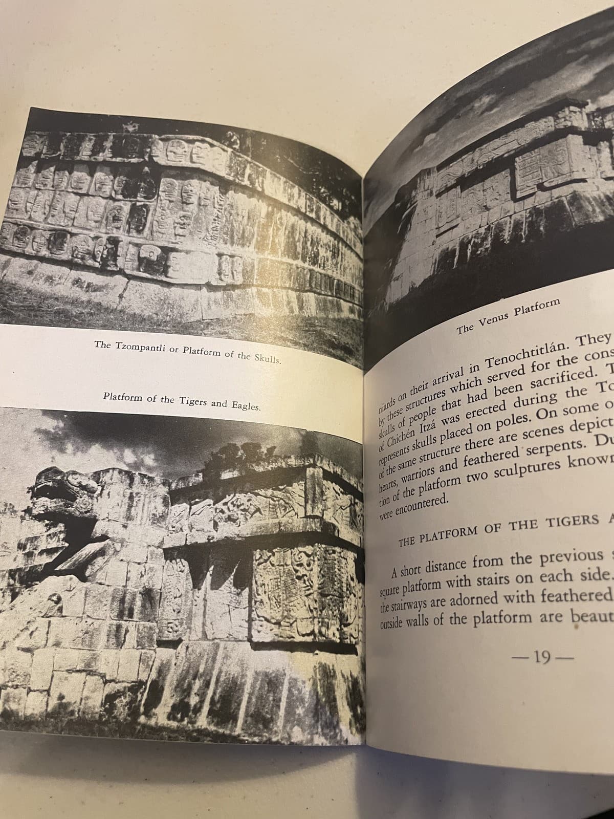Chichen Itza. Official Guide of the Instituto Nacional De Anthropologia E Histor - Thumbnail 9