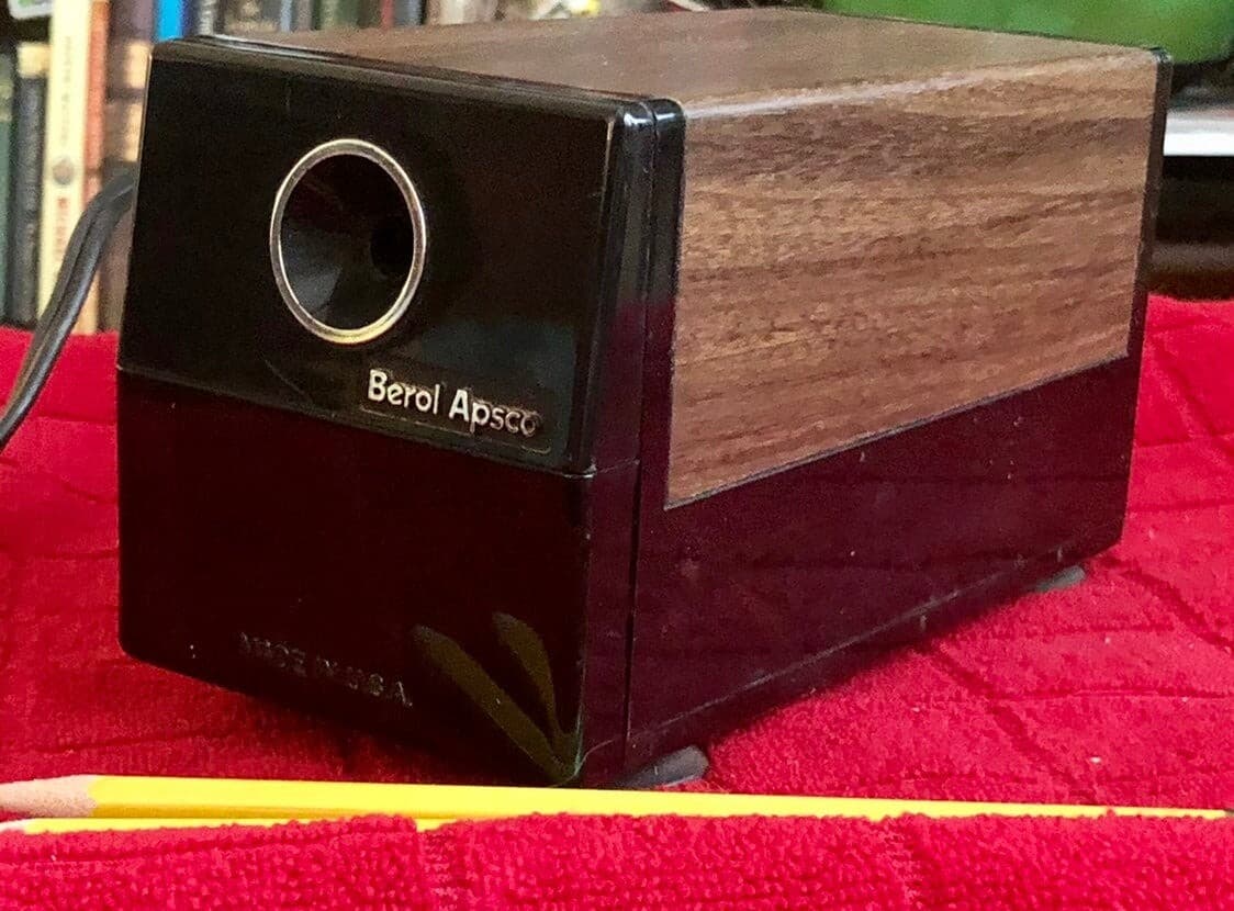 Berol Apsco AP2001 Electric Pencil Sharpener Woodgrain Black Made in USA - Thumbnail 5