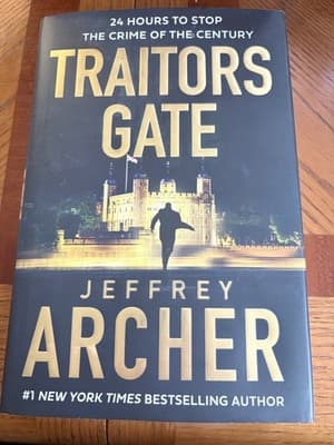 Jeffrey Archer Traitors Gate Hardcover Thriller 24 Hours To Stop Dust Jacket - Image 1