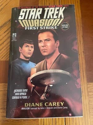 Star Trek Invasion First Strike Diane Carey Paperback Book 1996 Sci-Fi Novel - Image 1