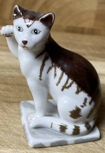 Curio Cabinet Cats Collection by Franklin Mint 18th Century German - Image 1