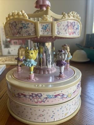 1999 Moose Mountain musical carousel jewelry box Bear ballerina (for Parts Only) - Thumbnail 3