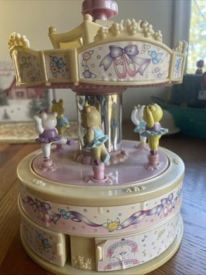 1999 Moose Mountain musical carousel jewelry box Bear ballerina (for Parts Only) - Thumbnail 4