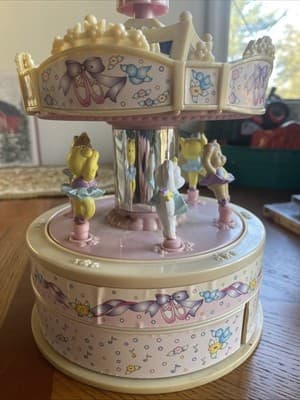 1999 Moose Mountain musical carousel jewelry box Bear ballerina (for Parts Only) - Thumbnail 5