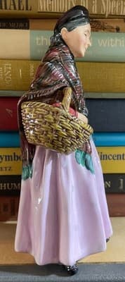 Royal Doulton The Orange Lady Figurine Porcelain Ceramic Basket of Oranges - Thumbnail 5