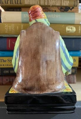 Royal Doulton Figurine Cobbler HN1706 Hand Painted Porcelain Seated Man Vintage - Thumbnail 4
