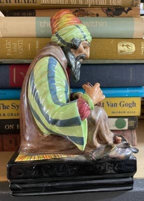 Royal Doulton Figurine Cobbler HN1706 Hand Painted Porcelain Seated Man Vintage - Thumbnail 2
