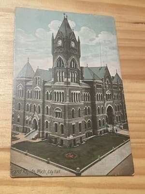Grand Rapids Mich City Hall Postcard Vintage Handwritten Postmarked 1c Stamp - Image 1