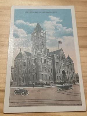 Grand Rapids City Hall Postcard Vintage Colorized Unposted Cars Michigan Early - Image 1