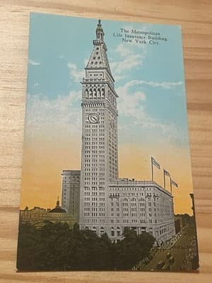 Manhattan Post Card Co Postcard Metropolitan Life Ins Building NYC Unposted - Image 1
