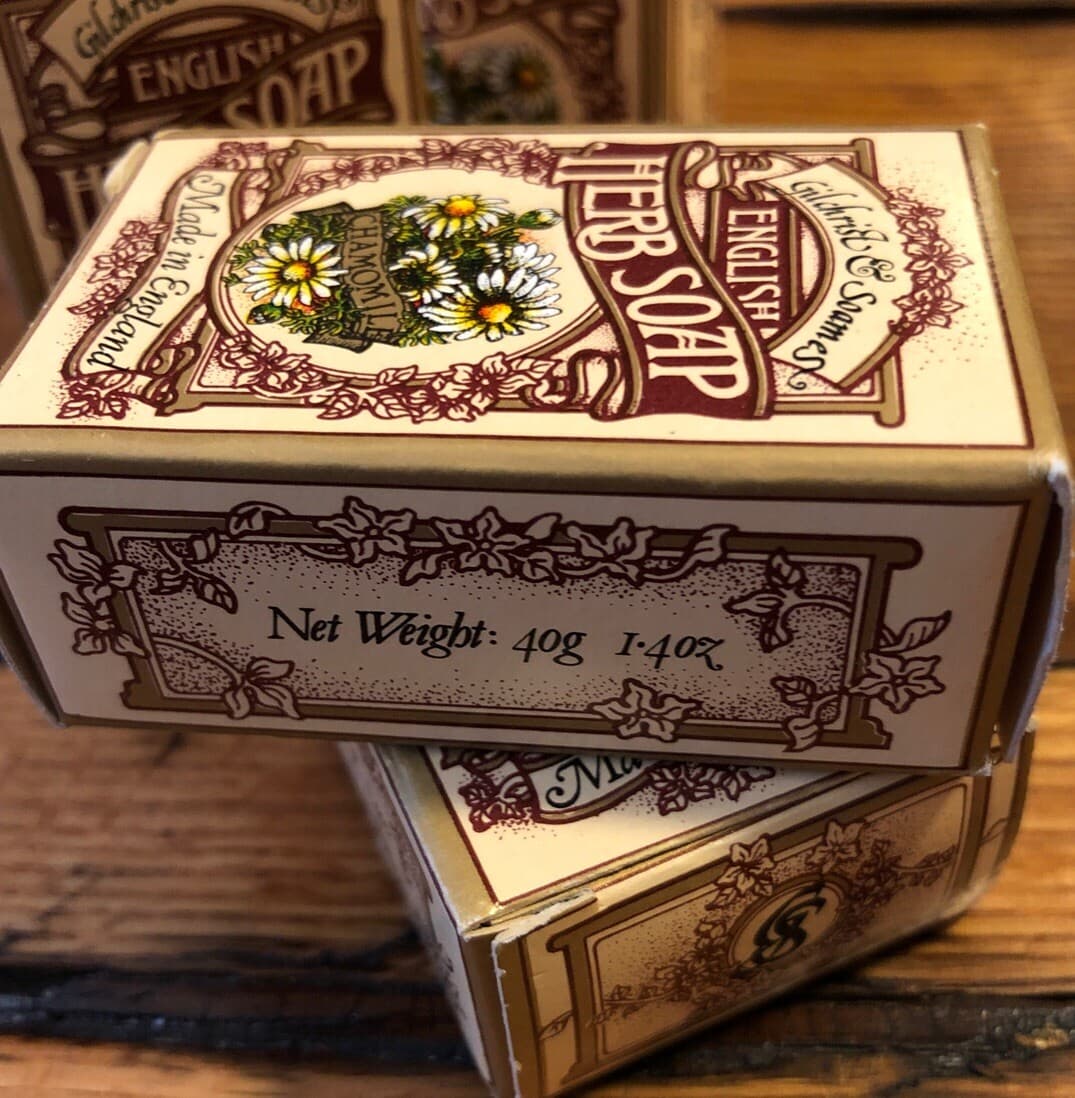 4 Bars GILCHRIST SOAMES ENGLISH HERB SOAP CHAMOMILE 1.4 OZ/40 GR LONDON ENGLAND - Thumbnail 2