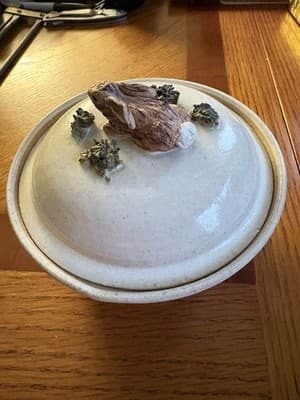 Handmade Pottery Lidded Bowl Rabbit Lid Knob Ceramic Covered Dish Ivory Figural - Thumbnail 4
