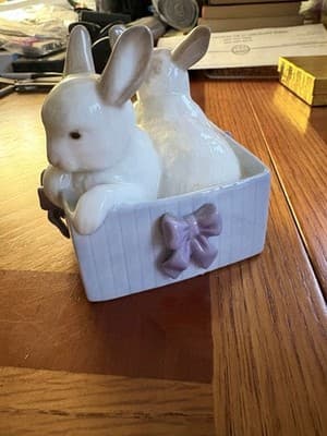 DAISA Porcelain Bunny Figurine Pair Made in Spain 1988 White Pink Bows Ceramic - Thumbnail 4