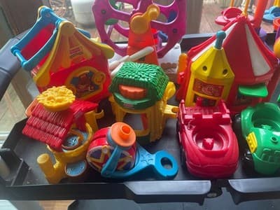 Fisher-Price Little People Lot Preschool Toys Carnival Ferris Wheel Vehicles - Thumbnail 2