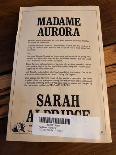 AUTOGRAPHED Madame Aurora 1st Edition SARAH Aldridge - Thumbnail 6